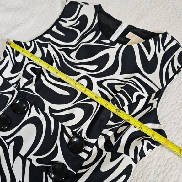 Michael Kors Black and White Swirl Button Dress - Picture 8 of 10